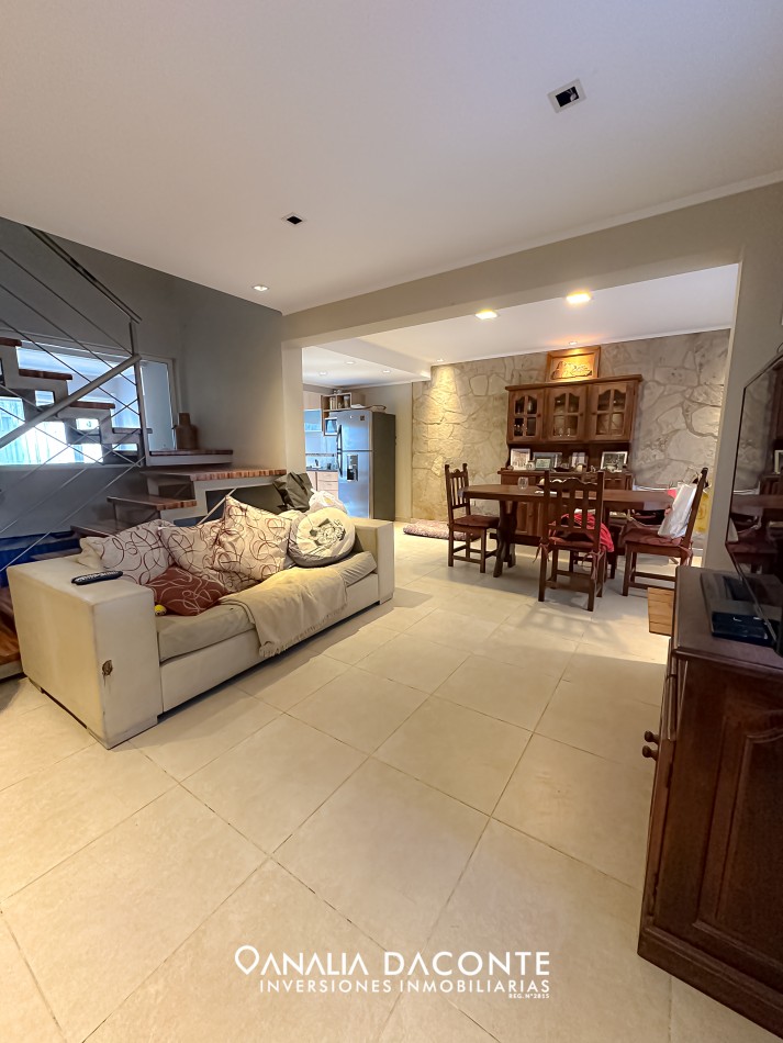 Chalet 4 amb con gran parque en Villa Primera