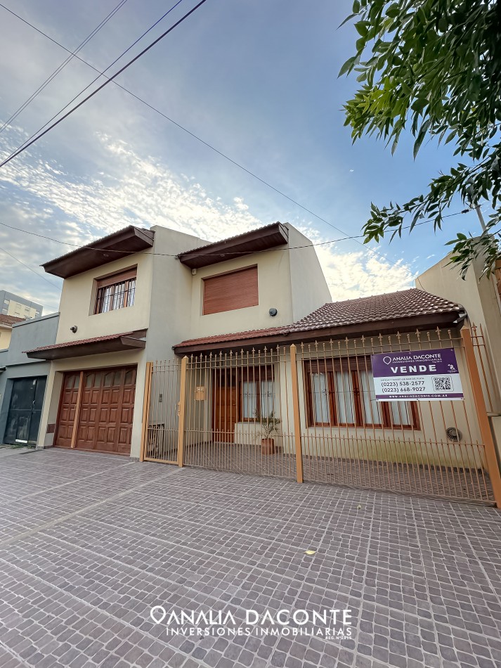 Chalet 4 amb con gran parque en Villa Primera