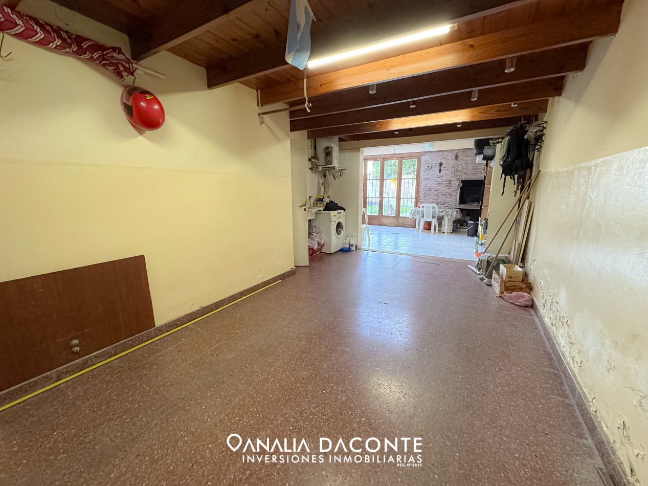 Chalet 4 amb con parque y garage en Villa Primera