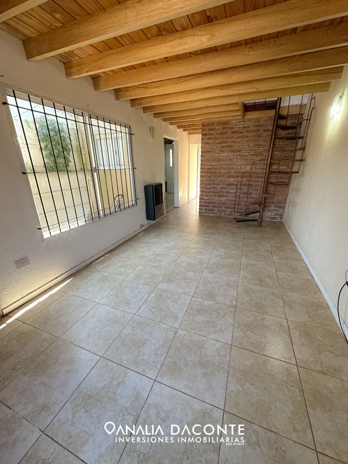 APTO CREDITO! Duplex 2 amb con jardin y cochera Barrio Lopez de Gomara 
