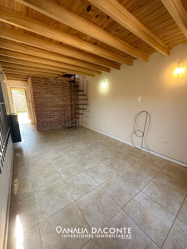 APTO CREDITO! Duplex 2 amb con jardin y cochera Barrio Lopez de Gomara 