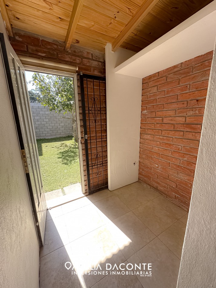 APTO CREDITO! Duplex 2 amb con jardin y cochera Barrio Lopez de Gomara 