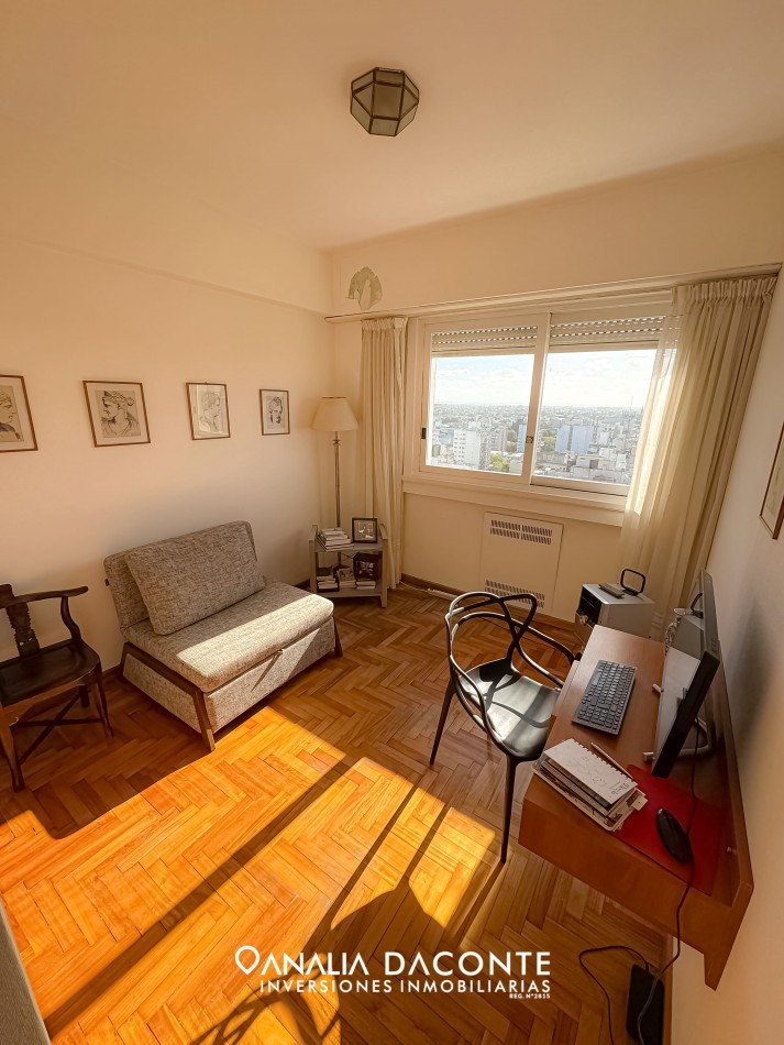 VENDIDO!!Gran departamento 3 amb y dep con cochera en Centro