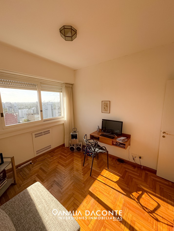 VENDIDO!!Gran departamento 3 amb y dep con cochera en Centro