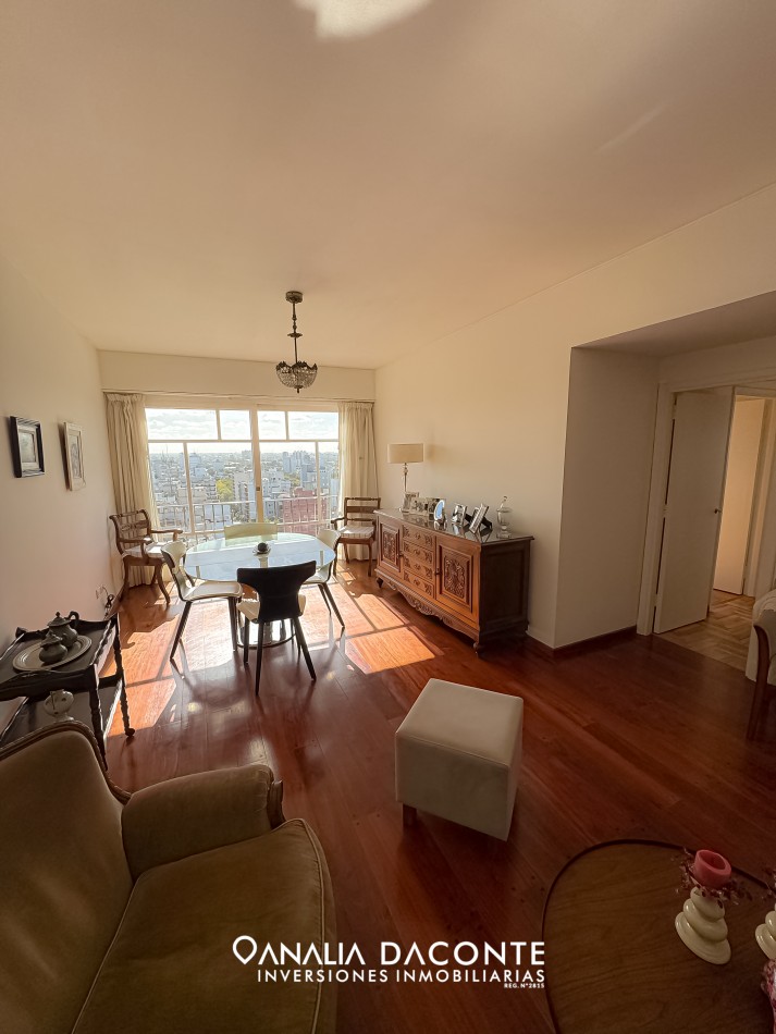 VENDIDO!!Gran departamento 3 amb y dep con cochera en Centro