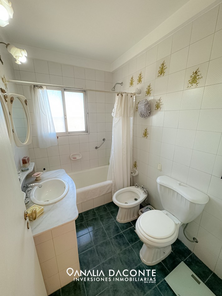 VENDIDO!!Gran departamento 3 amb y dep con cochera en Centro