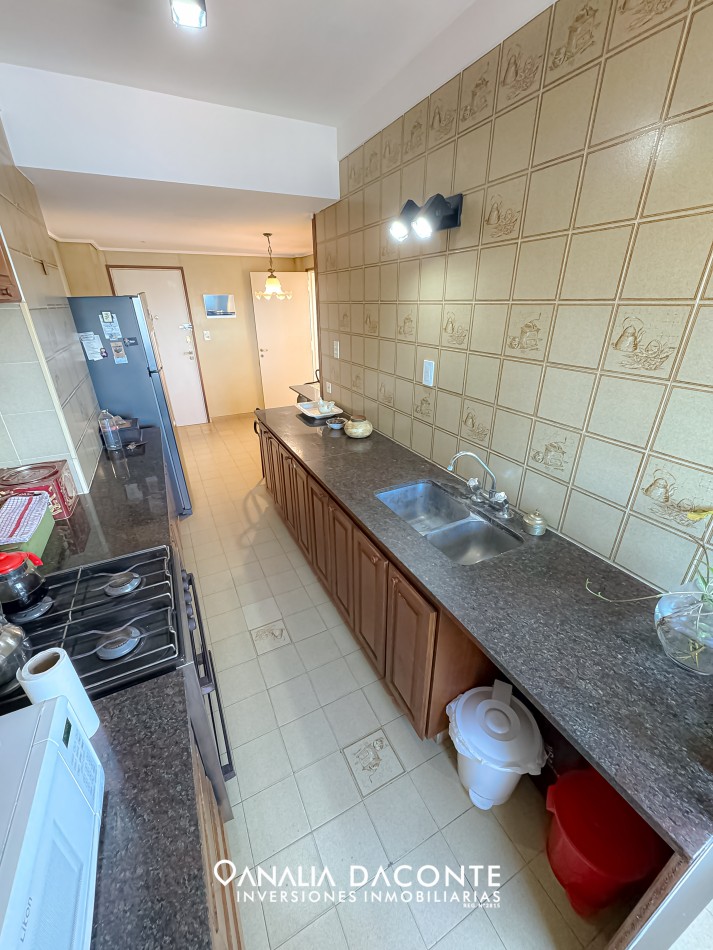 VENDIDO!!Gran departamento 3 amb y dep con cochera en Centro