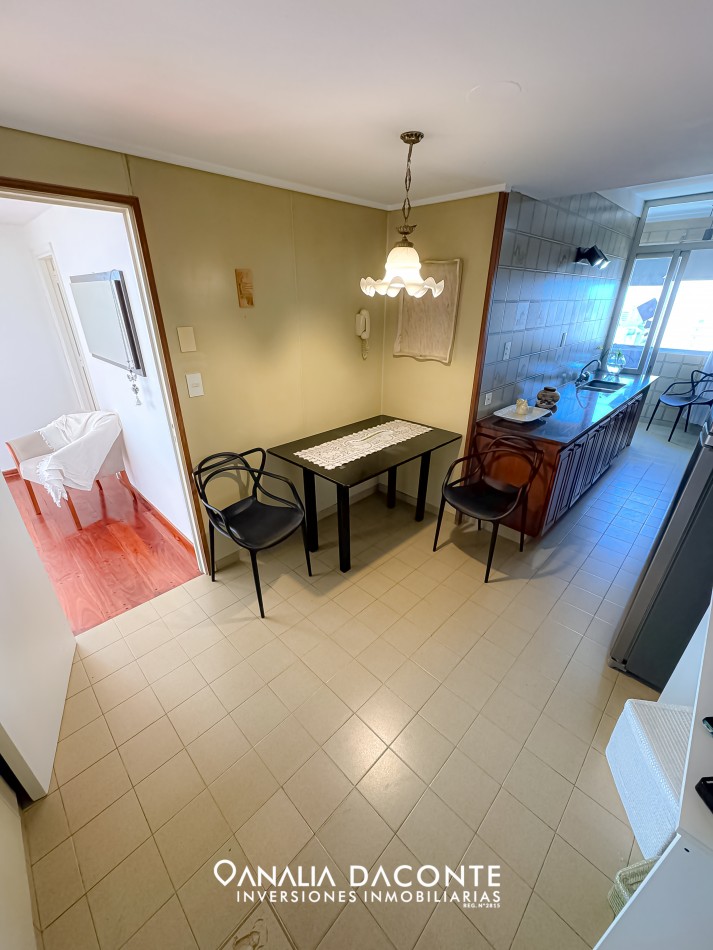 VENDIDO!!Gran departamento 3 amb y dep con cochera en Centro