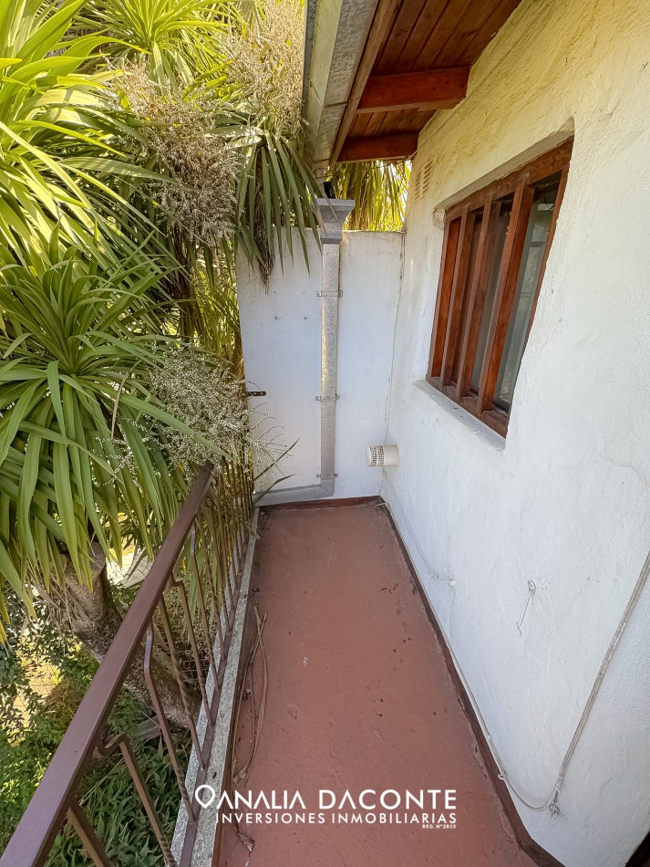 Chalet 4 amb con jardin en La Florida