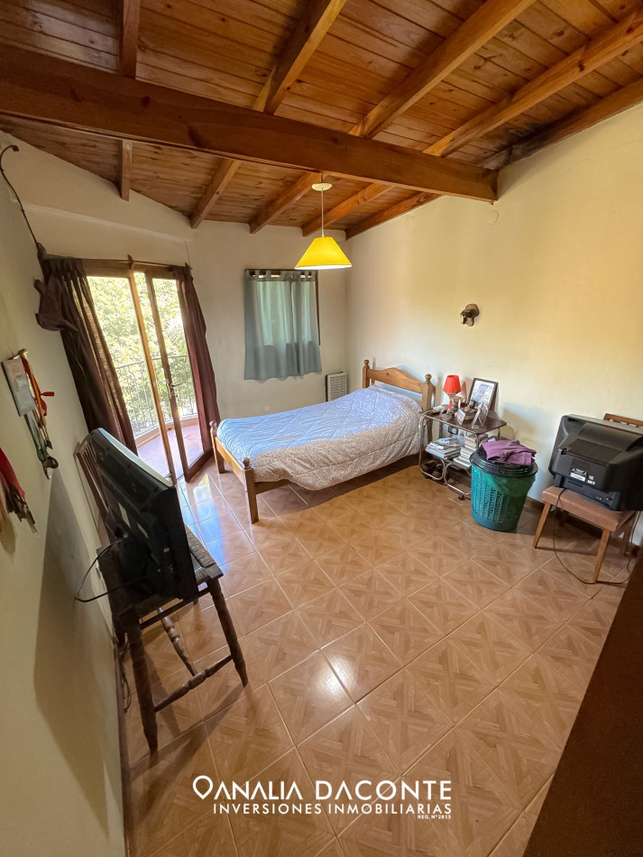 Chalet 4 amb con jardin en La Florida