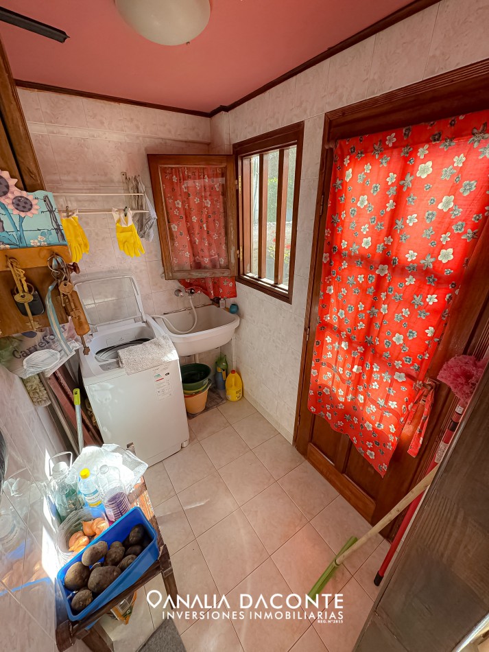 Chalet 4 amb con jardin en La Florida