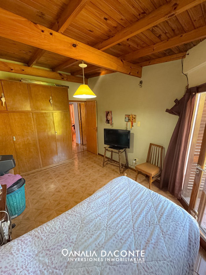 Chalet 4 amb con jardin en La Florida