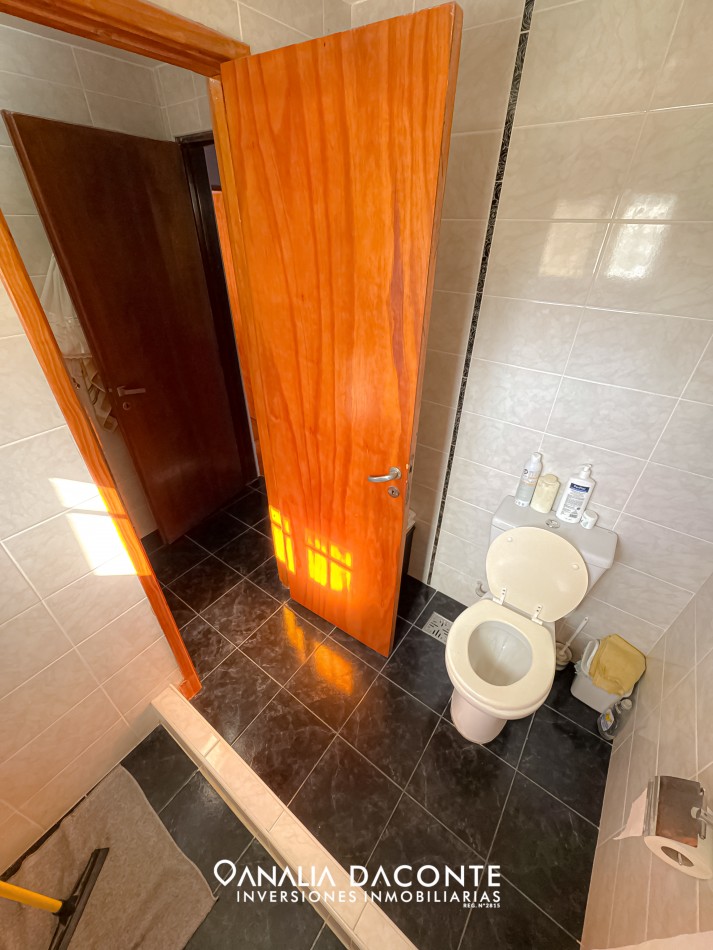 Chalet 4 amb con jardin en La Florida