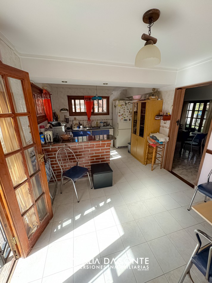 Chalet 4 amb con jardin en La Florida