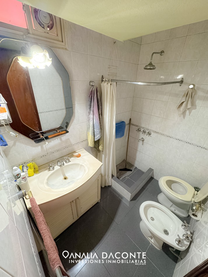 Chalet 4 amb con jardin en La Florida