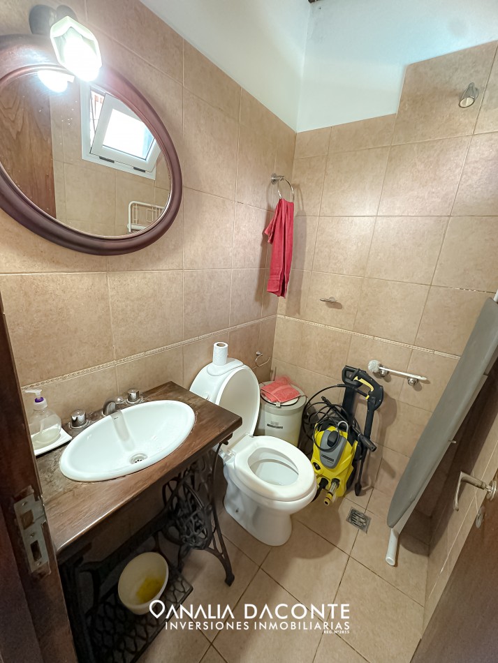 BAJO SU VALOR!! SAN GERONIMO EXCELENTE CHALET CUATRO AMBIENTES, QUINCHO, PARQUE Y PISCINA