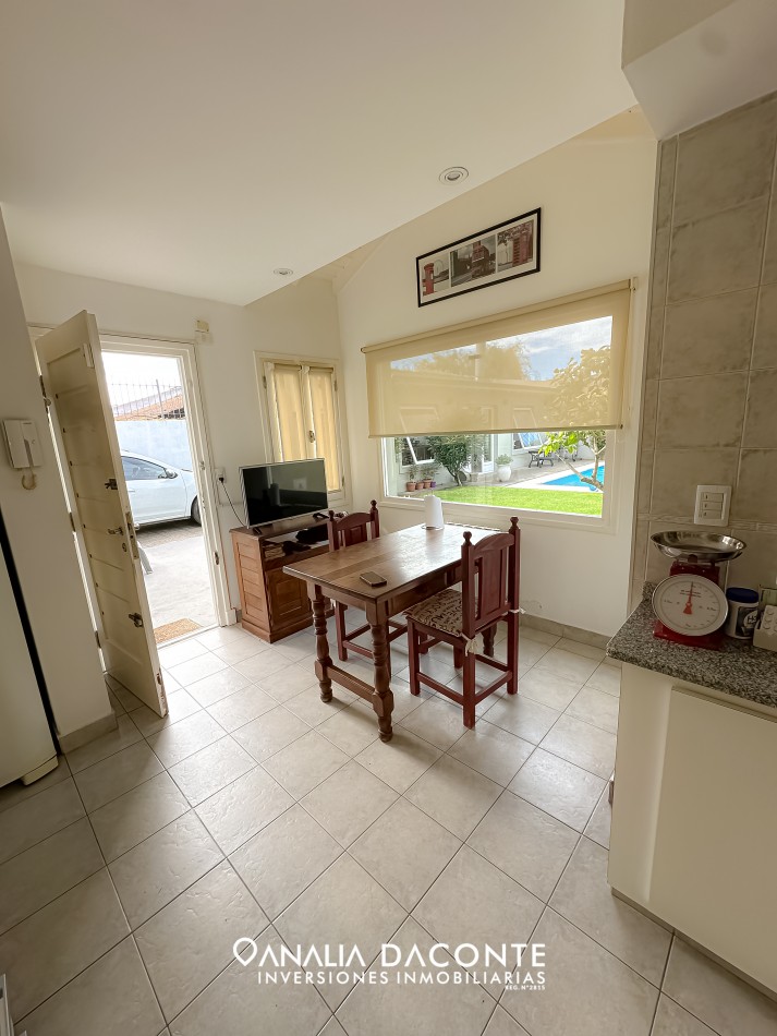 BAJO SU VALOR!! SAN GERONIMO EXCELENTE CHALET CUATRO AMBIENTES, QUINCHO, PARQUE Y PISCINA