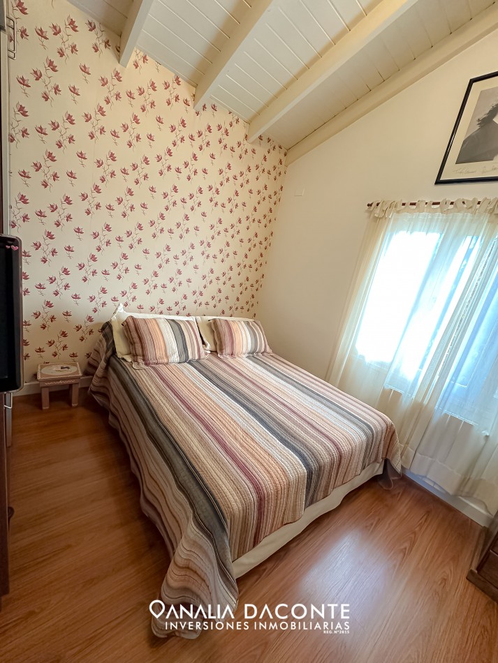 BAJO SU VALOR!! SAN GERONIMO EXCELENTE CHALET CUATRO AMBIENTES, QUINCHO, PARQUE Y PISCINA