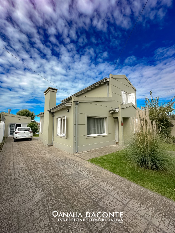 BAJO SU VALOR!! SAN GERONIMO EXCELENTE CHALET CUATRO AMBIENTES, QUINCHO, PARQUE Y PISCINA