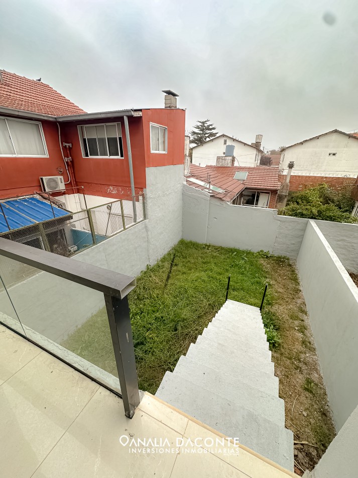 Duplex 3 amb moderno con jardin en Villa Primera