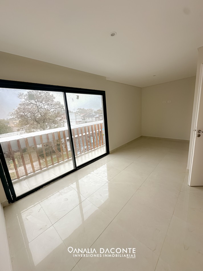 Duplex 3 amb moderno con jardin en Villa Primera