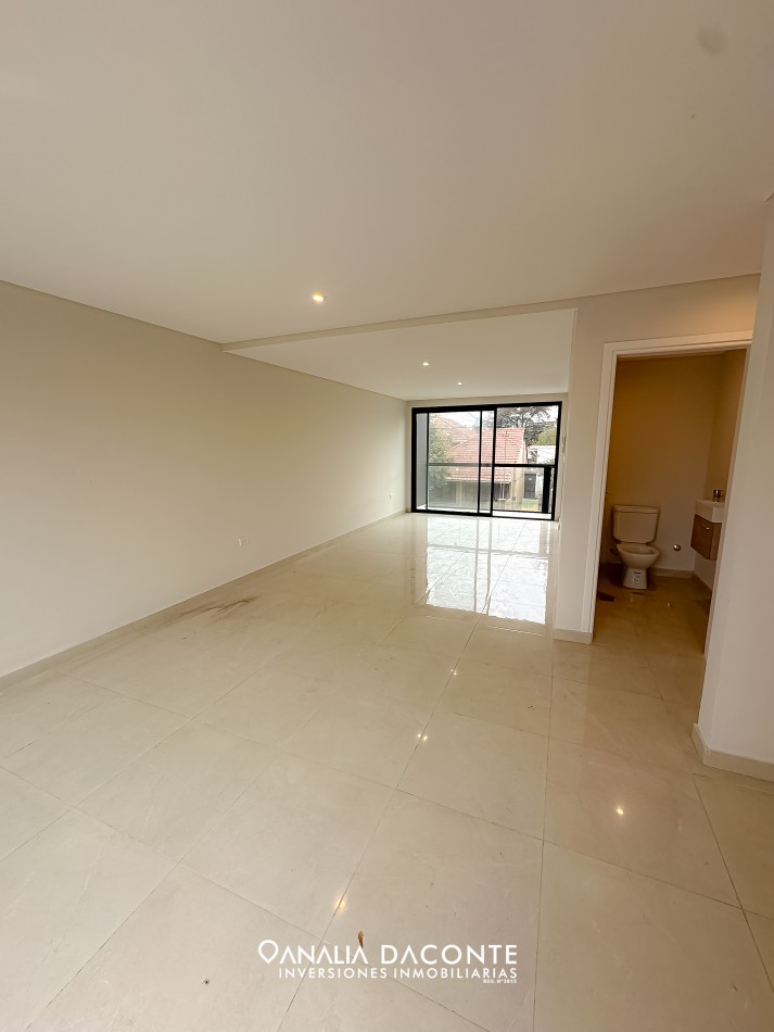 Duplex 3 amb moderno con jardin en Villa Primera