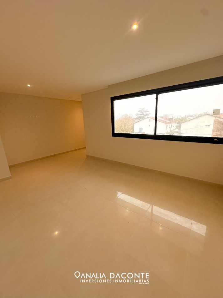 Duplex 3 amb moderno con jardin en Villa Primera