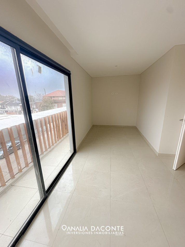 Duplex 3 amb moderno con jardin en Villa Primera