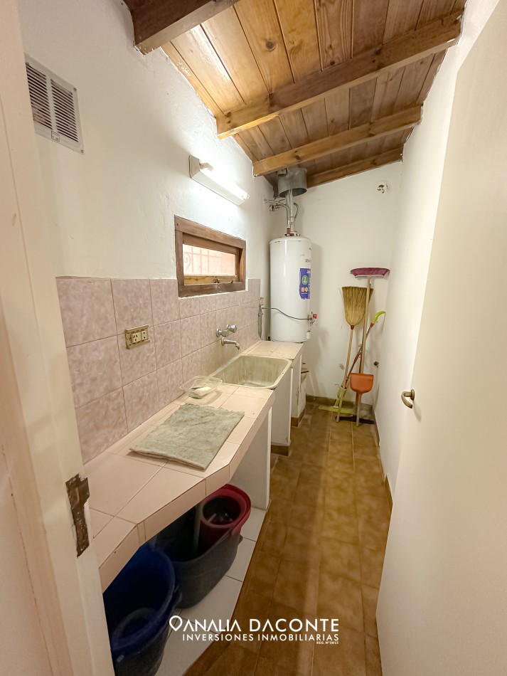 BAJO SU VALOR!! Gran chalet en esquina 4 amb en San Jeronimo