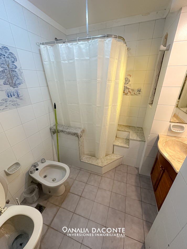 BAJO SU VALOR!! Gran chalet en esquina 4 amb en San Jeronimo