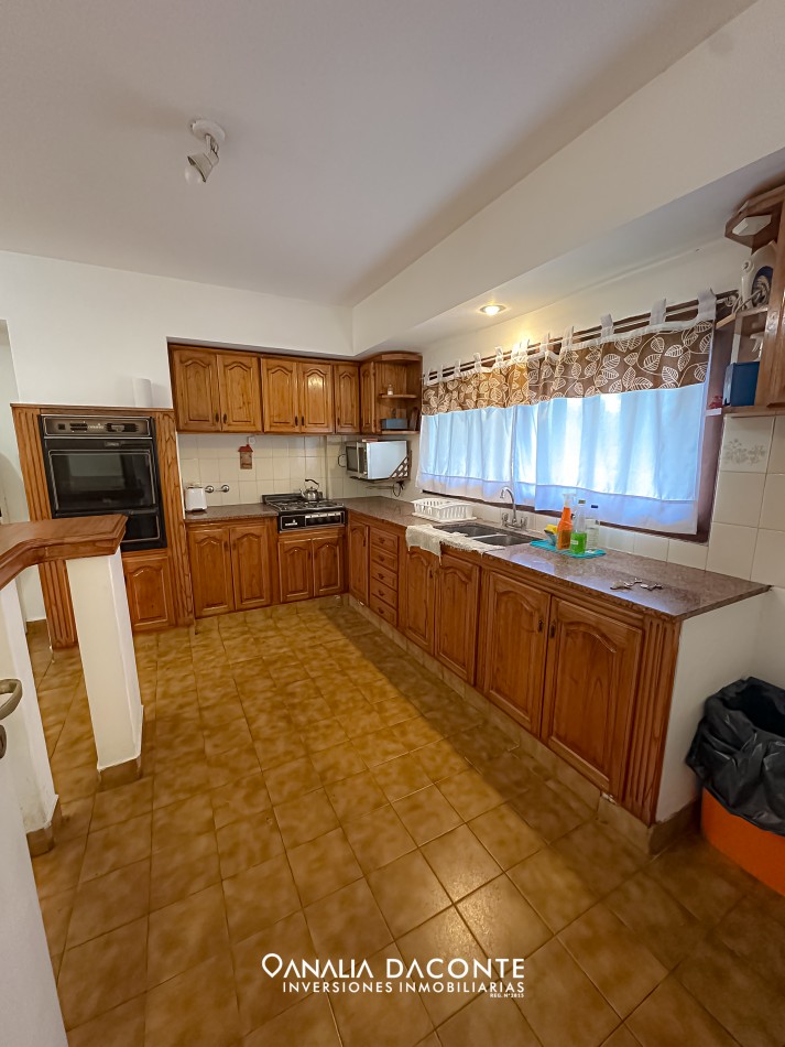 BAJO SU VALOR!! Gran chalet en esquina 4 amb en San Jeronimo