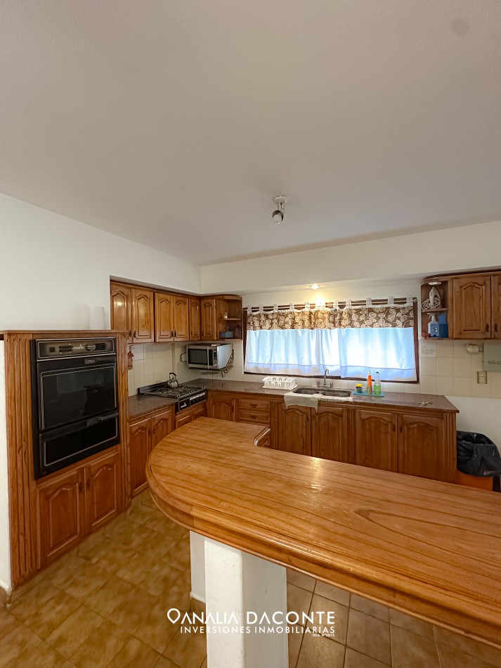 BAJO SU VALOR!! Gran chalet en esquina 4 amb en San Jeronimo