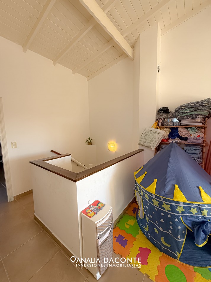 Duplex 5 amb con jardin y cochera en Villa Primera