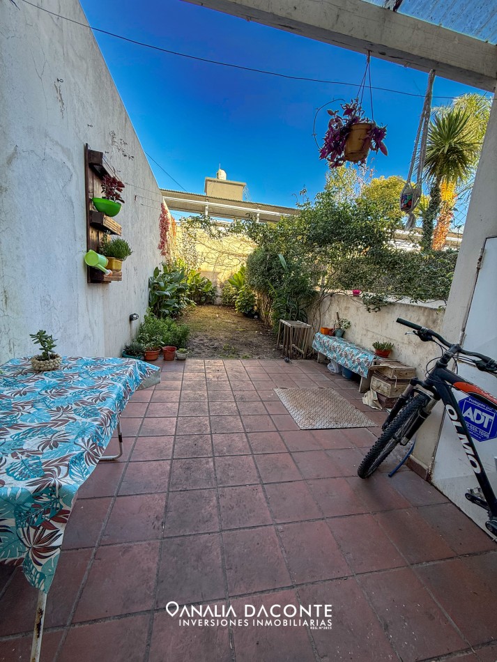 Duplex 5 amb con jardin y cochera en Villa Primera