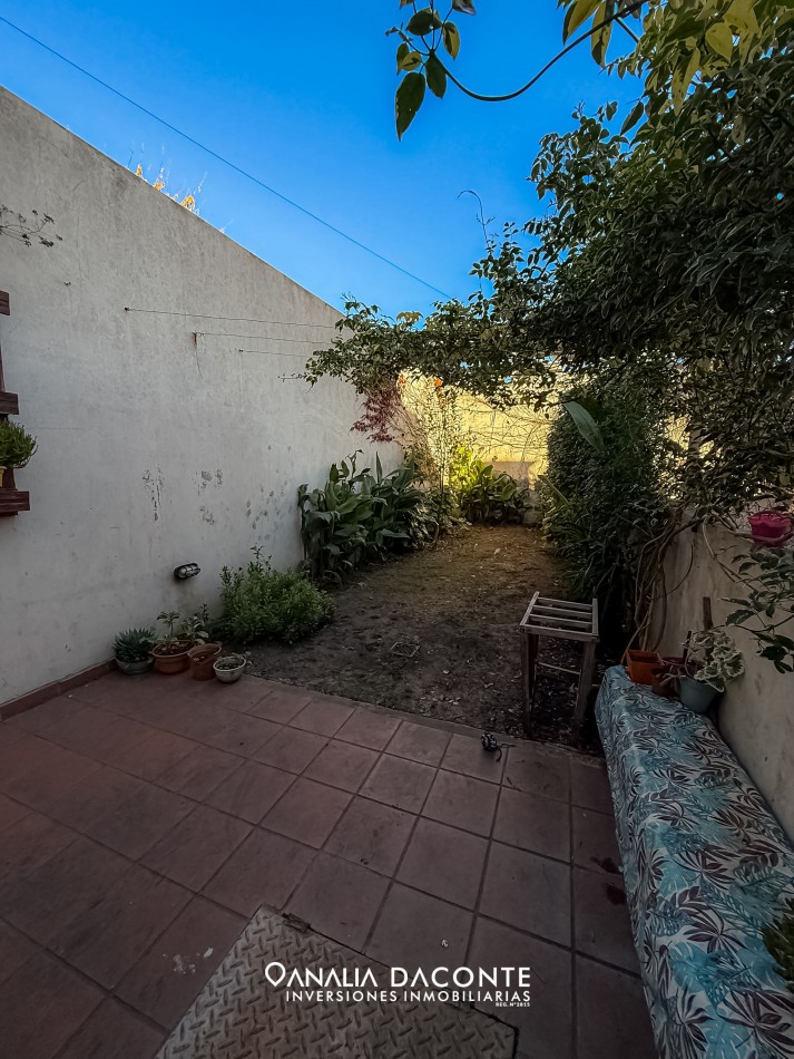 Duplex 5 amb con jardin y cochera en Villa Primera