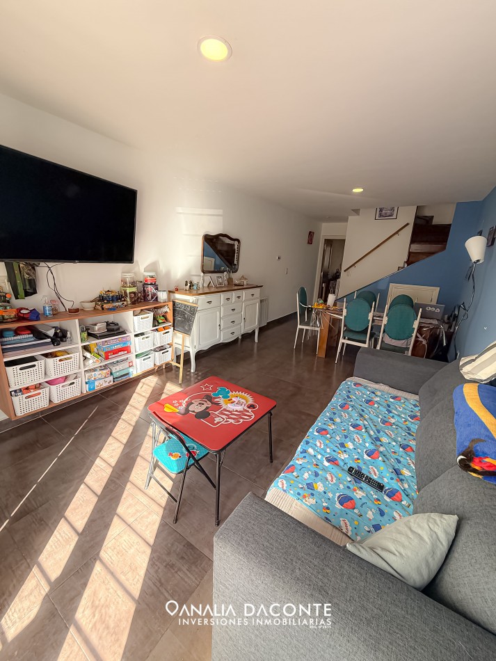 Duplex 5 amb con jardin y cochera en Villa Primera