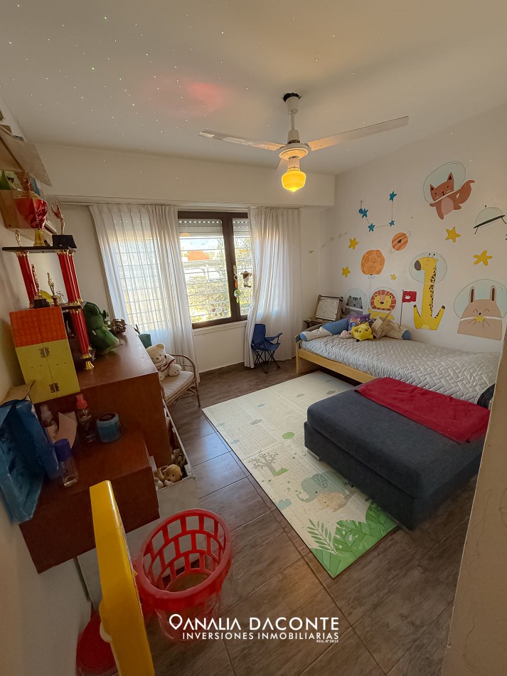 Duplex 5 amb con jardin y cochera en Villa Primera