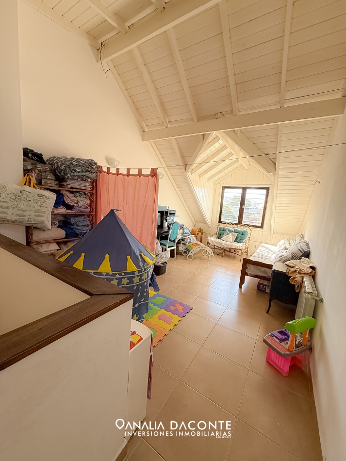 Duplex 5 amb con jardin y cochera en Villa Primera