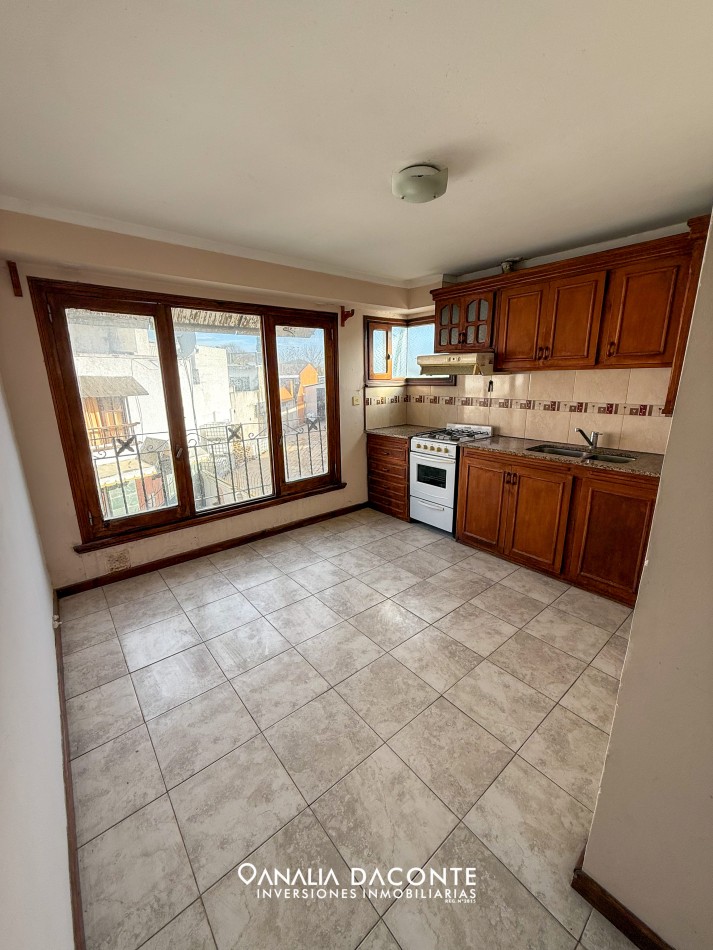 RESERVADO!! Depto 3 amb con patio Lopez de Gomara