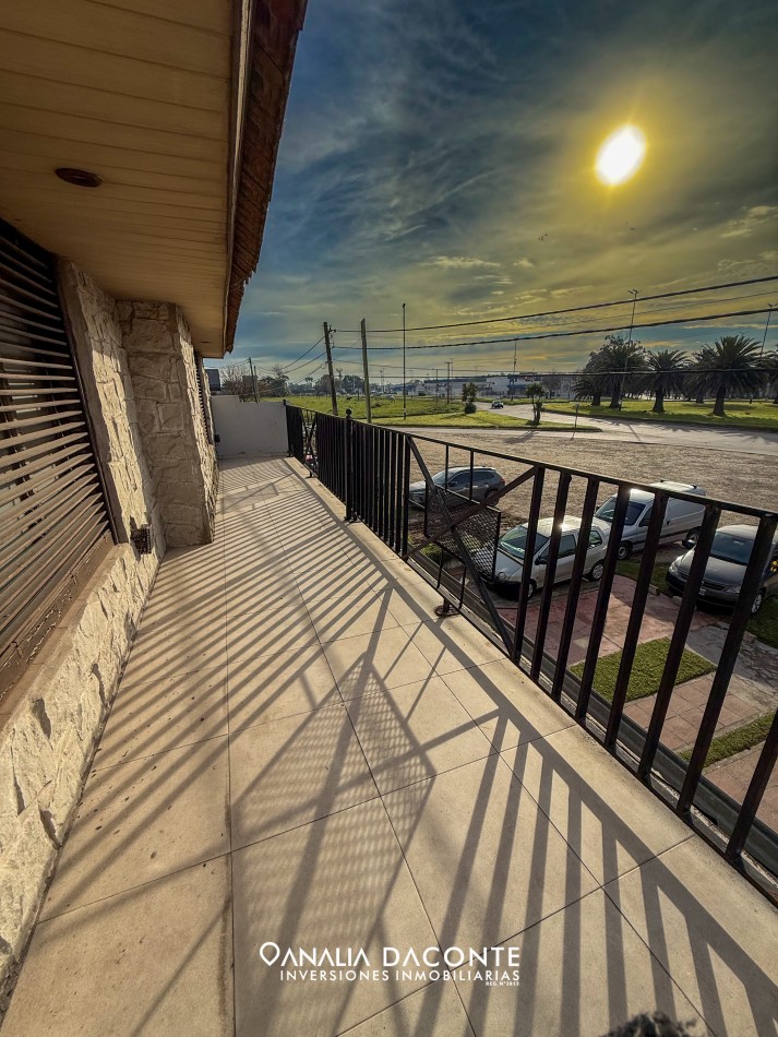 Depto 3 amb con balcon terraza y patio. Lopez de Gomara