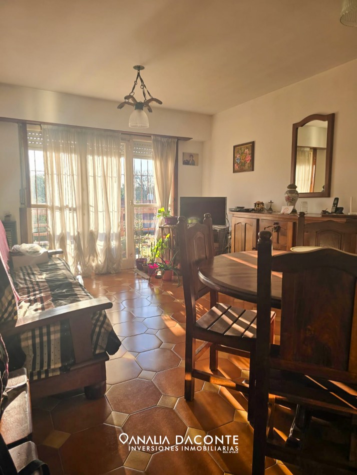 Depto 3 amb en Constitucion con balcon espacio de cochera