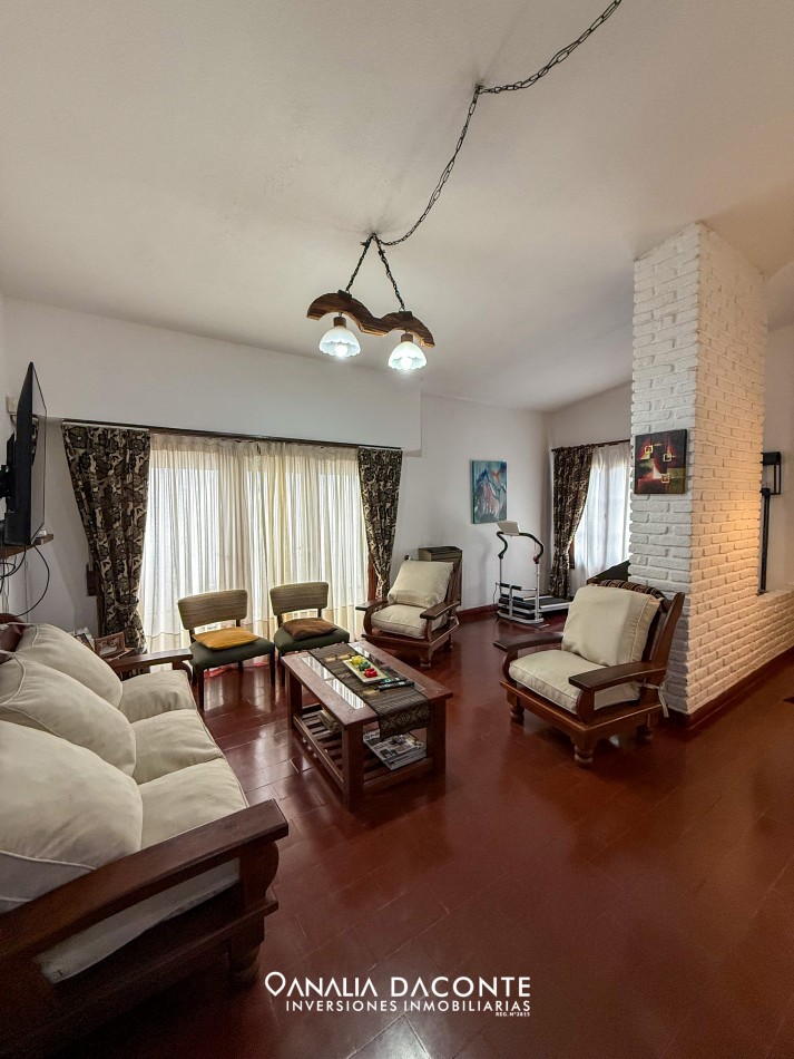 Dos en block chalet en Caisamar