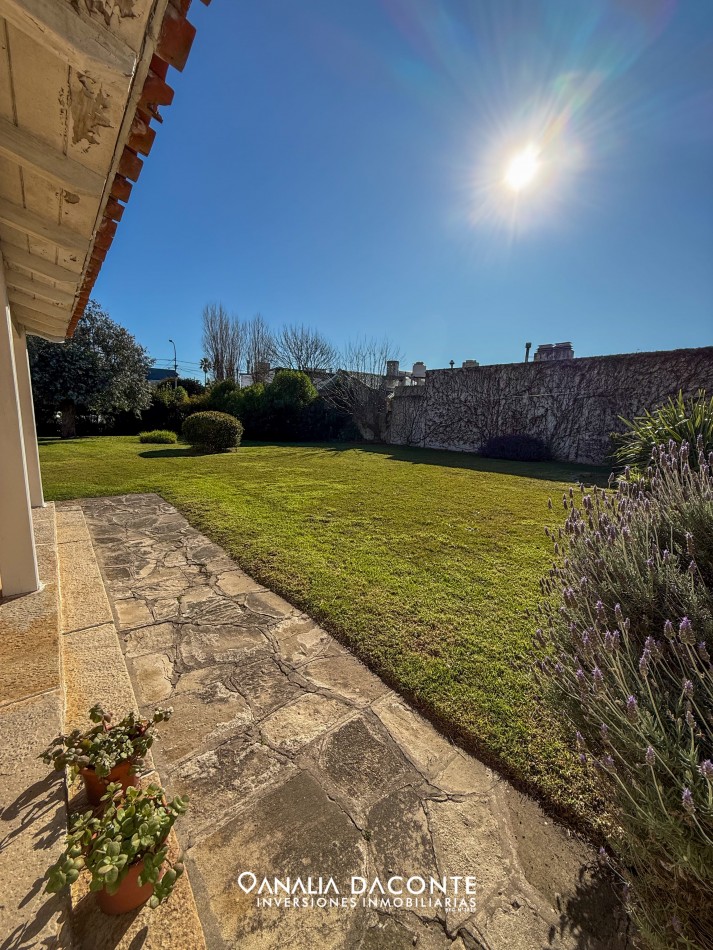 RESERVADA!!Gran chalet 8 amb en block en Constitucion