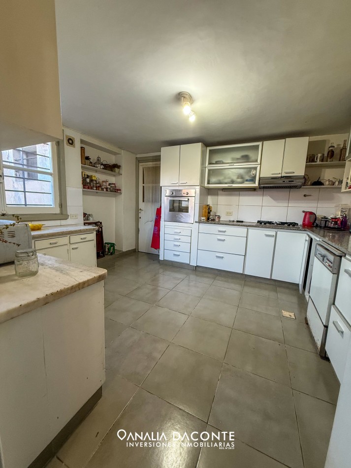 RESERVADA!!Gran chalet 8 amb en block en Constitucion