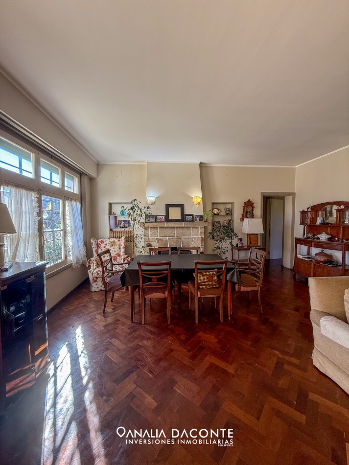 RESERVADA!!Gran chalet 8 amb en block en Constitucion