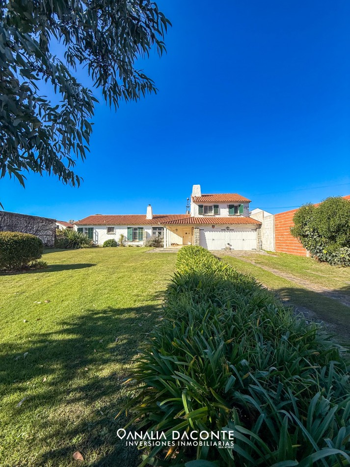 RESERVADA!!Gran chalet 8 amb en block en Constitucion