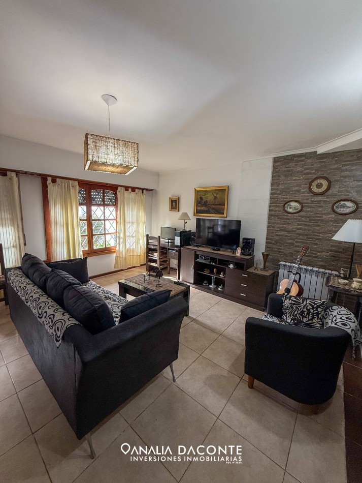 Chalet 3 amb con jardin y dos deptos en Constitucion