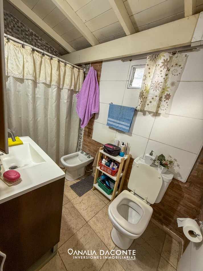 Chalet 3 amb con jardin y dos deptos en Constitucion