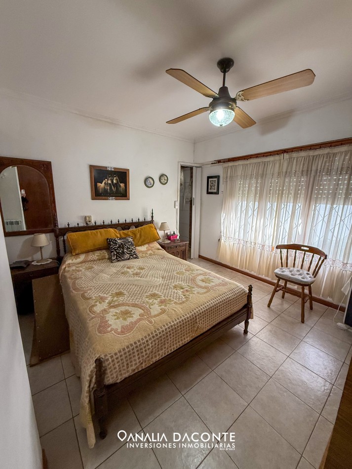 Chalet 3 amb con jardin y dos deptos en Constitucion