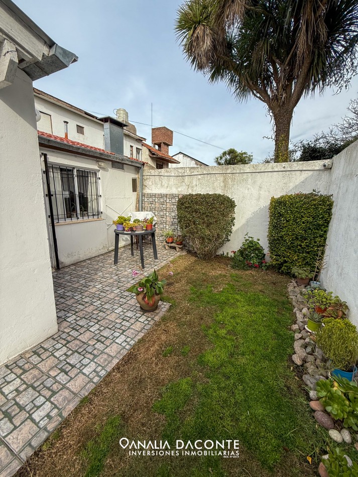 Chalet 3 amb con jardin y dos deptos en Constitucion